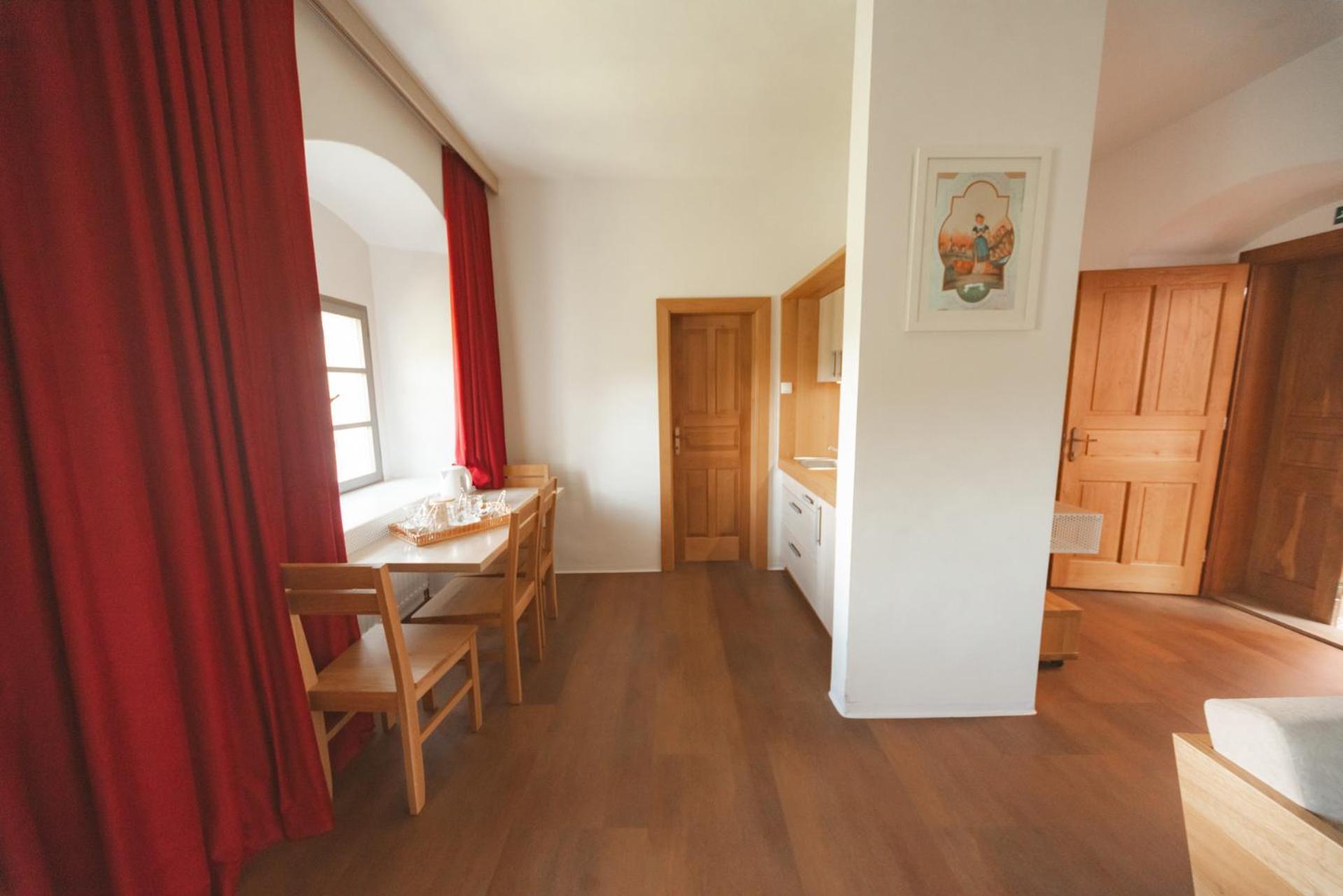 Rooms & Apartments Podsreda Castle Luaran gambar
